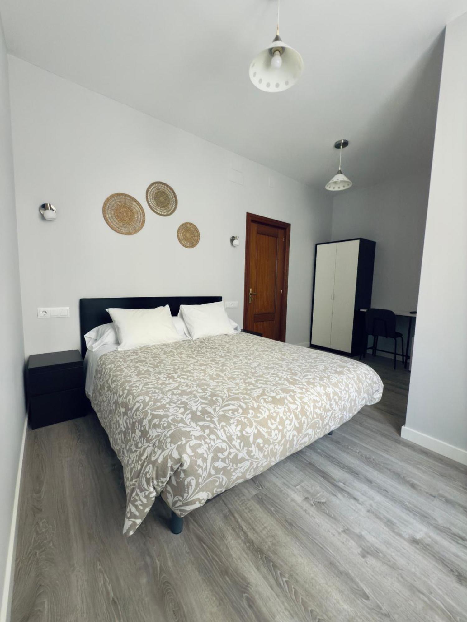 Hostal Conde De Alba Madrid Buitenkant foto