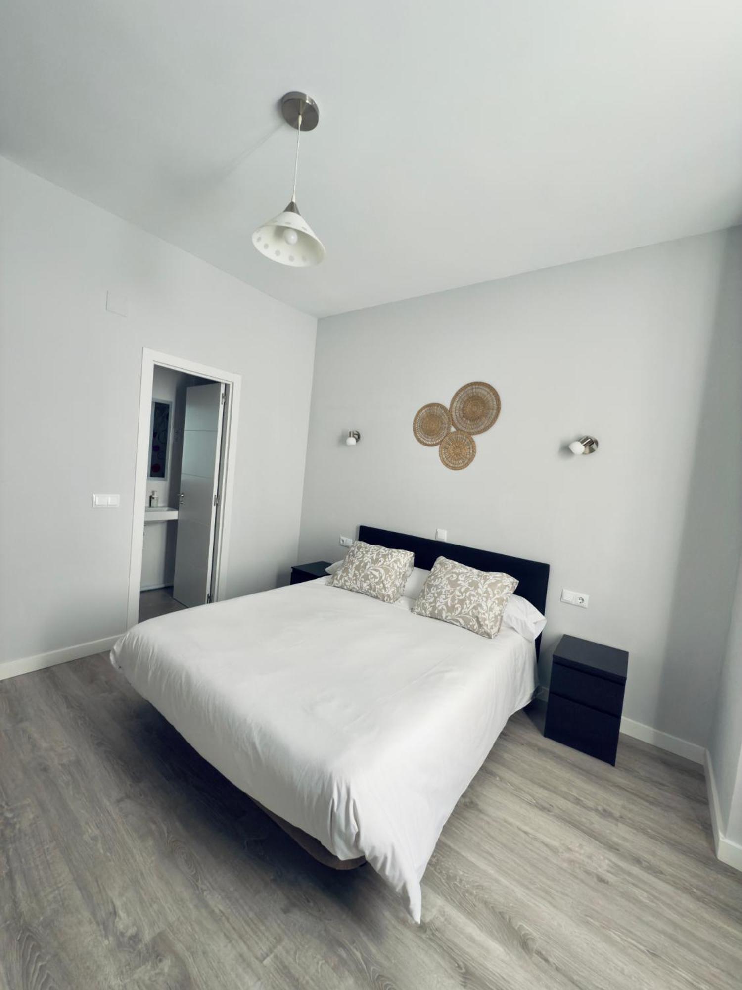 Hostal Conde De Alba Madrid Buitenkant foto